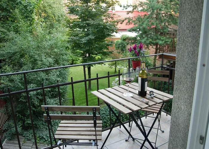 アパート Excellent With Balcony